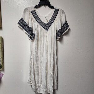 Shoreline X/XL white gauze dress coverup with navy embroidery Beach Vacation